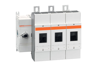 Three-hole disconnect w fuse holder